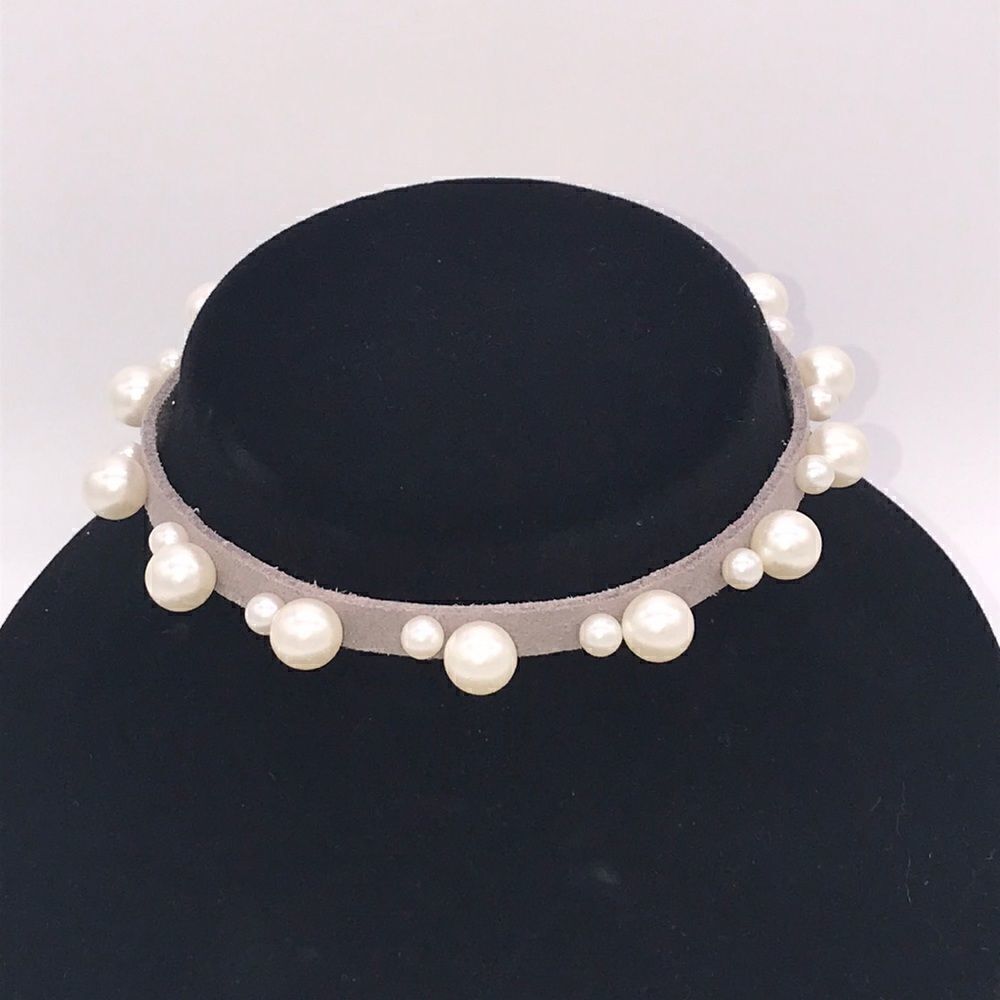 Charming Charlie |vegan leather/faux pearls choker